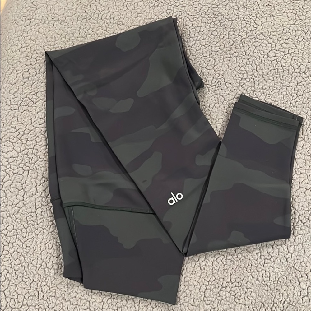 Alo green camo leggings